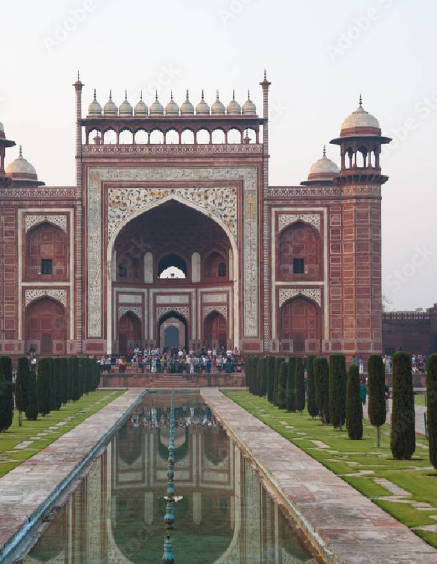  Taj Mahal (East Gate)